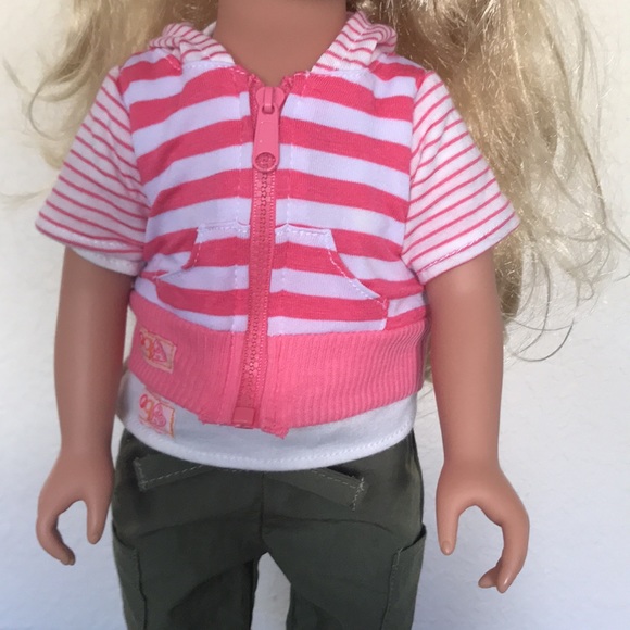 Our Generation Journey doll with accessories blonde hair blue eyes with backpack - Picture 3 of 13
